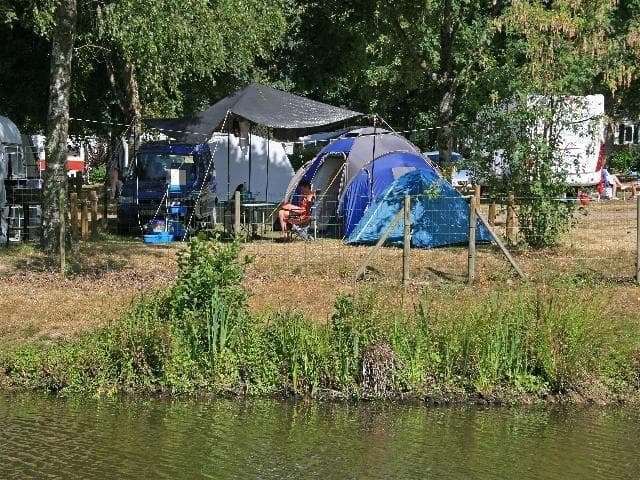 Pitch - Comfort Package (1 tent, caravan or motorhome / 1 car / electricity 10A) foto 3