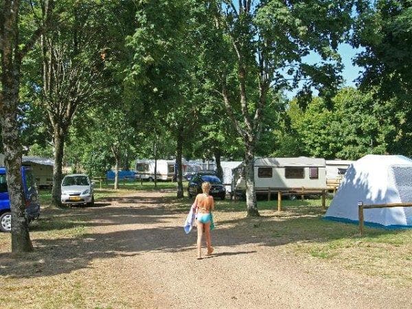 Pitch - Comfort Package (1 tent, caravan or motorhome / 1 car / electricity 10A) foto 4