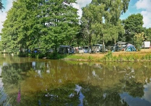 Privilege Package (1 tent, caravan or motorhome / 1 car / electricity 10A) + pond view foto 2